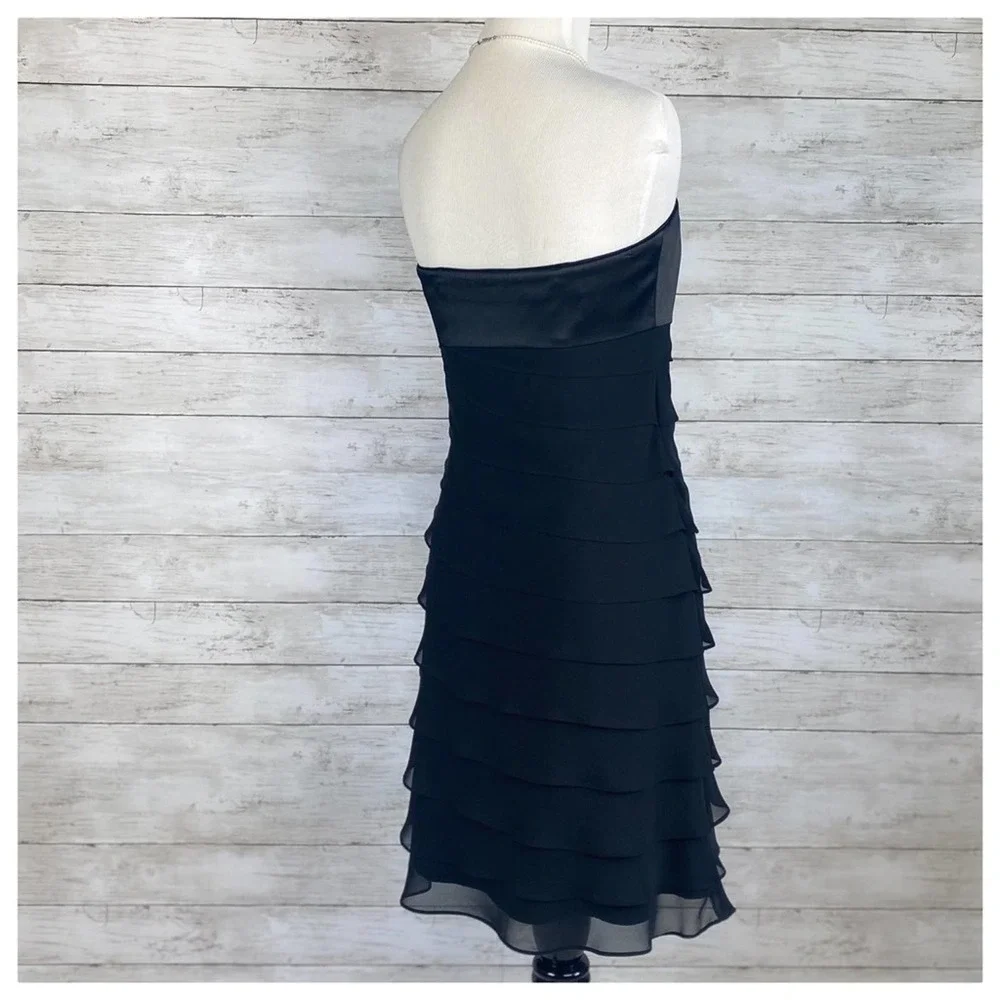 **TAKING DOWN** White House Black Market Big Flower Waterfall Dress - Picture 4 of 10